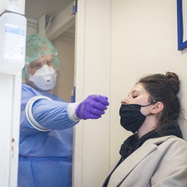 Testiranje na covid-19 u Sloveniji
