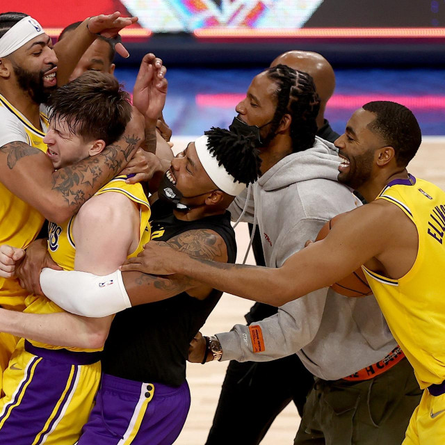 Austin Reaves je postigao tricu za pobjedu Lakersa