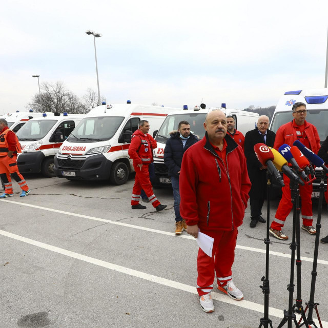 Konferencija za medije vozača saniteta koji podižu ustavnu tužbu smatrajući da su potplaćeni u odnosu na vozač Hitne pomoći.
