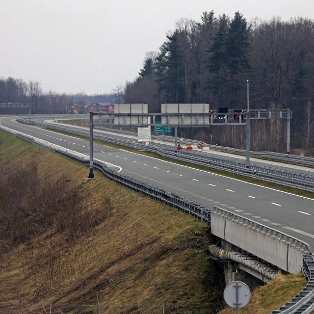 Dionica autoceste Zagreb-Sisak od Buševca do Lekenika izgrađena je u ožujku 2015. godine
