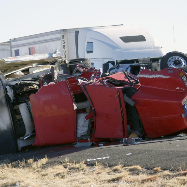 Prevrnuti kamion u New Mexicu, prosinac, 2021.
