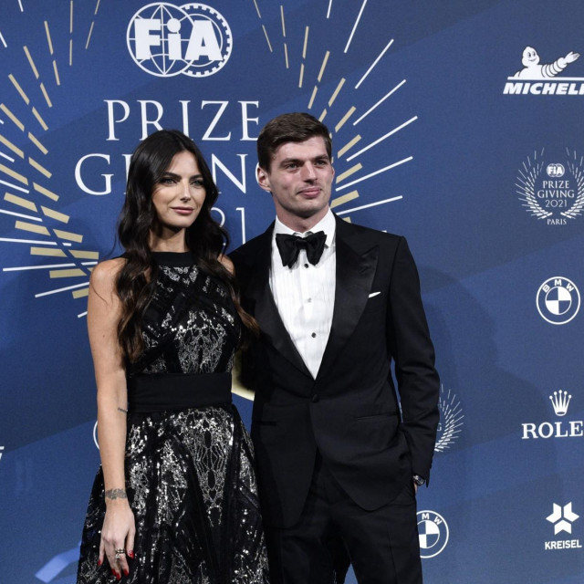 Max Verstappen i Kelly Piquet
