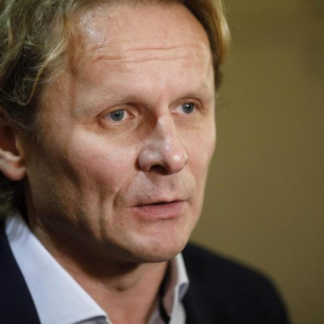 Profesor Ivan Đikić
