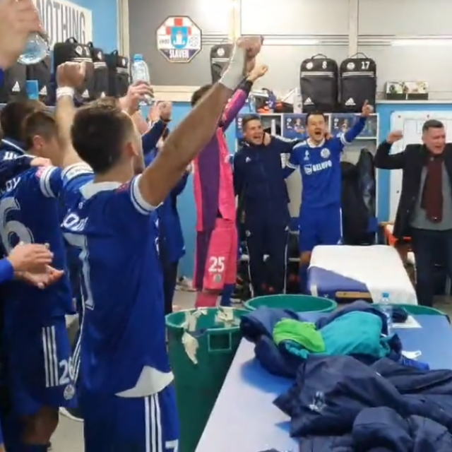 Slavlje u svlačionici
