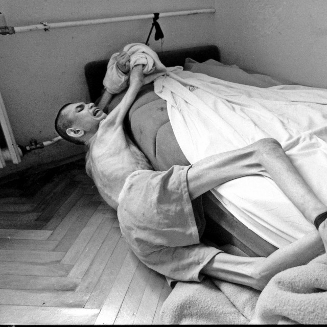 štićenik centra Fra Ante Sekelez iz Vrlike vezan za krevet
