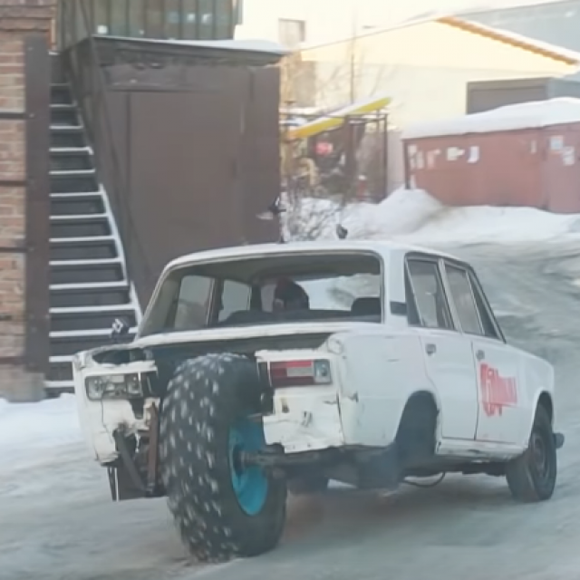 Lada s tri kotača