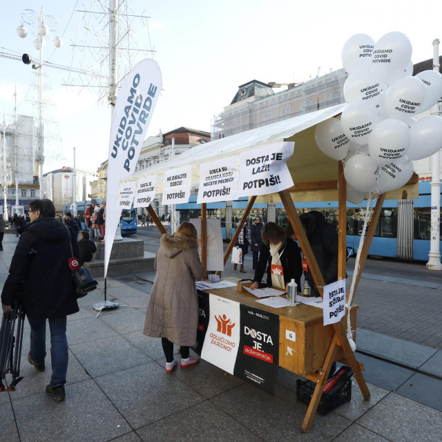 Prikupljanje potpisa za referendum protiv covid potvrda
