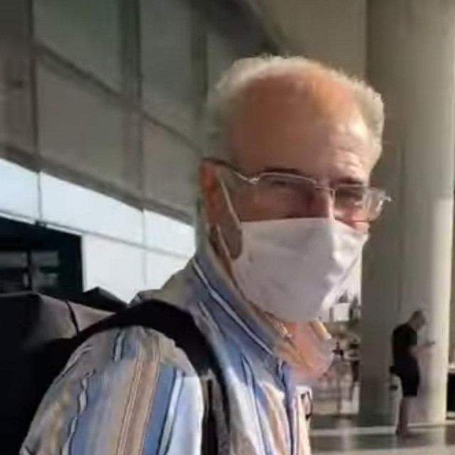 Mohamed i mačak Putnik
 
