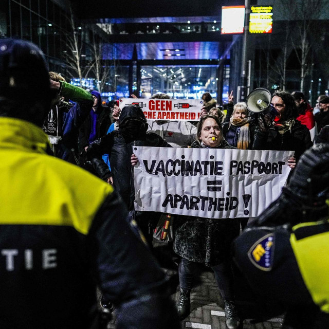 Prosvjed zbog covid potvrda u Nizozemskoj, arhivska fotografija
