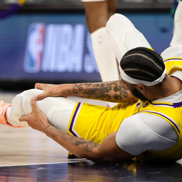 Anthony Davis će s terena izbivati najmanje mjesec dana
