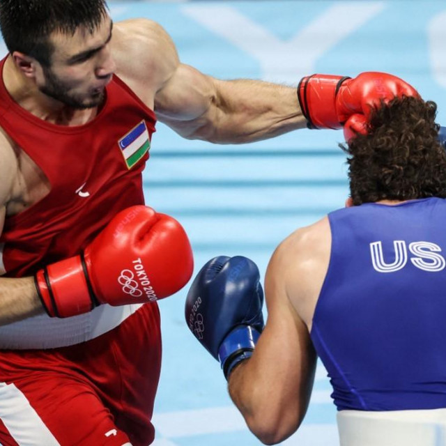 Bakhodir Jalolov vs. Richard Torrez Jr
