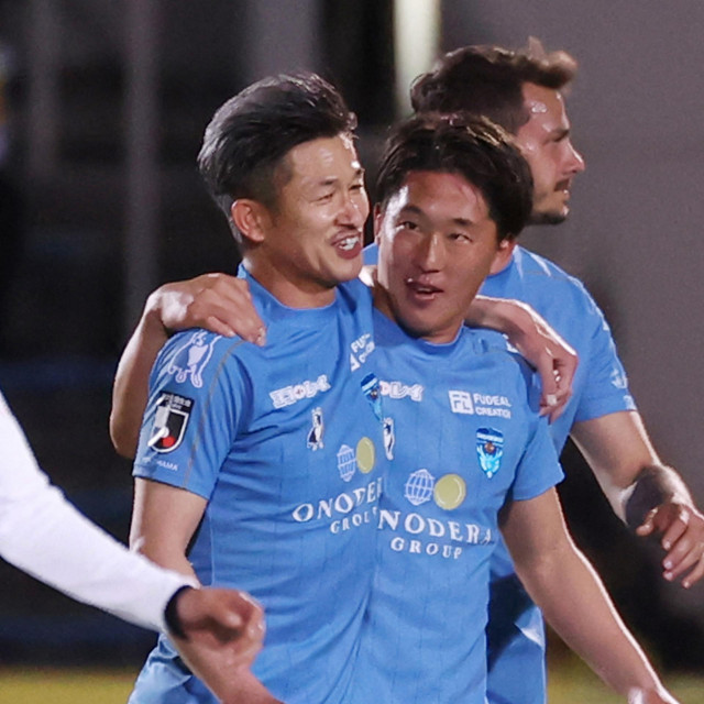 Kazuyoshi Miura (lijevo)