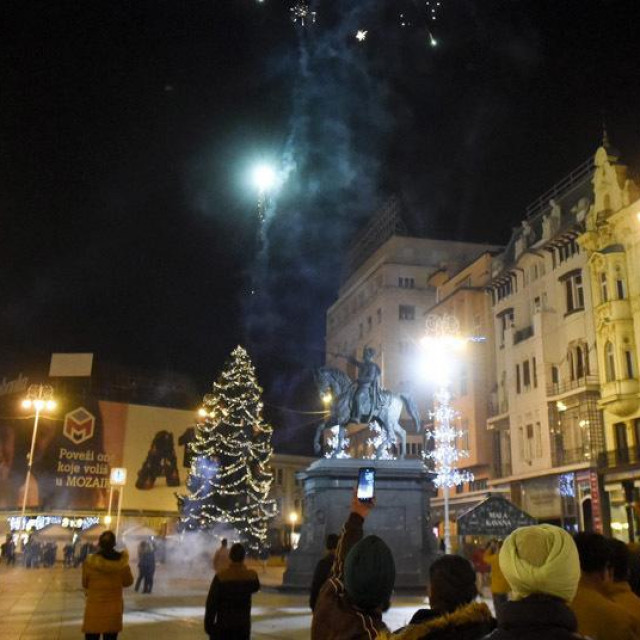 Doček 2021. na glavnom zagrebačkom trgu
