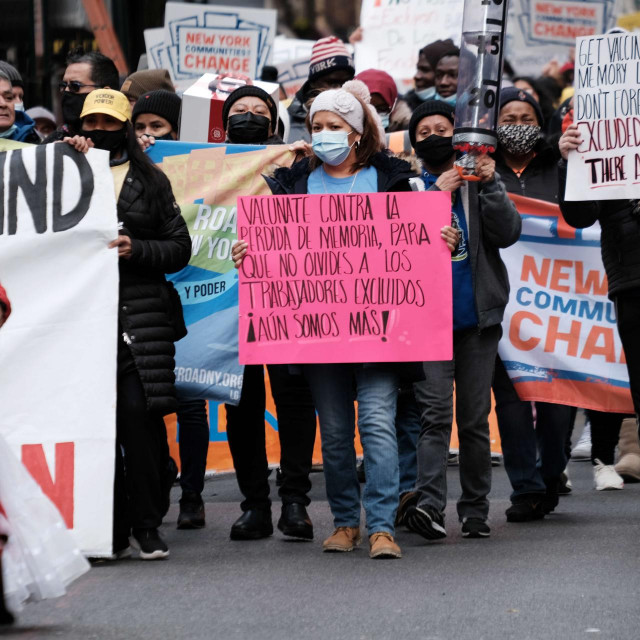 Njujorčani prosvjeduju jer je odlučeno da se ne mogu prijaviti za pomoć pogođenima epidemijom covida-19
