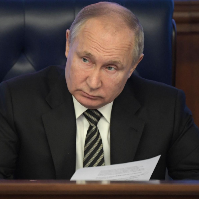 Putin je na kolegiju s generalima iskazao bojazan da Amerikanci u Ukrajini ne razmjeste ”hiperzvučne rakete” te naoružaju ”ekstremističke skupine” koje ugrožavaju Rusiju
