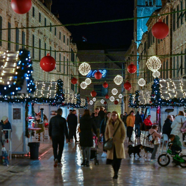 Blagdanska atmosfera u Dubrovniku
 
