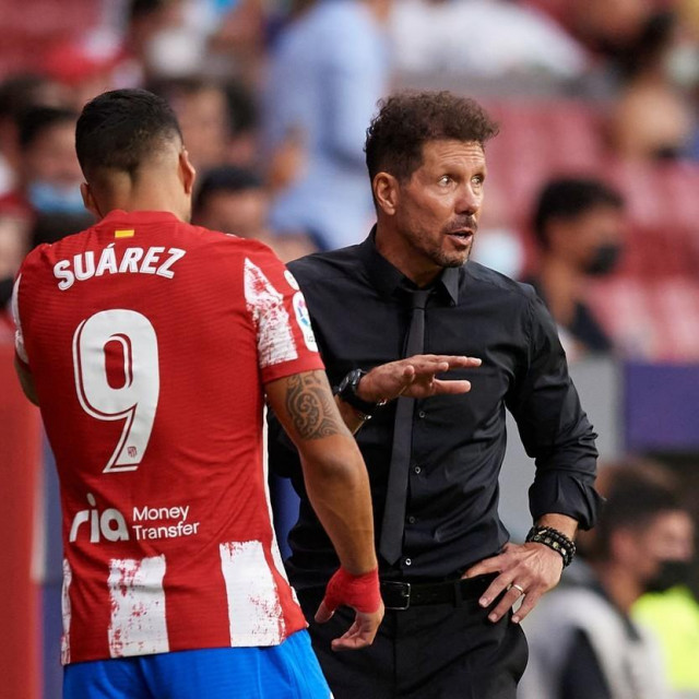 Diego Simeone i Luis Suarez su se zakačili na utakmici Atletico Madrida i Seville
