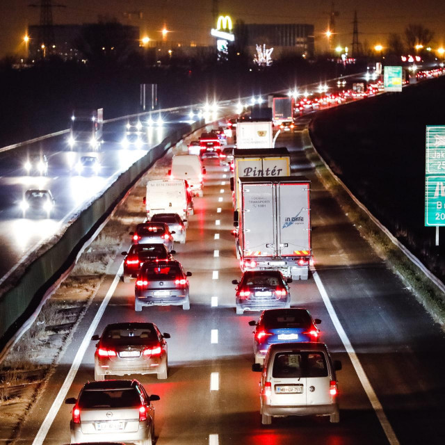 Kolone automobila na zagrebačkoj obilaznici uoči blagdana.
