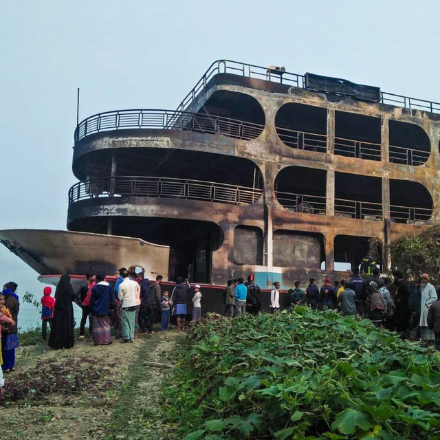 Trajekt kojeg je zahvatila vatra
