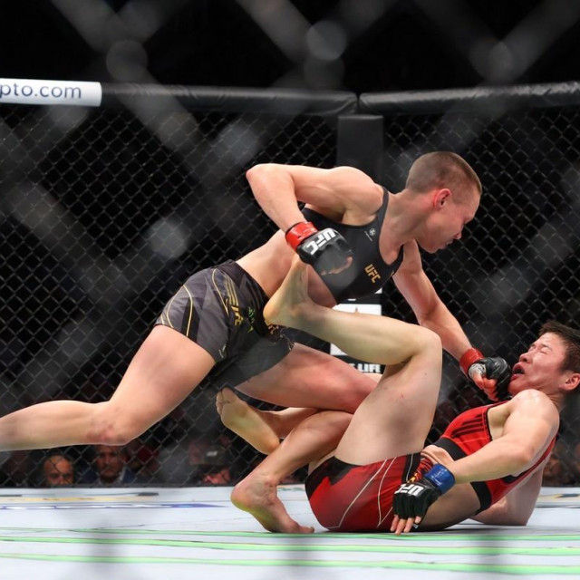 Rose Namajunas i Weili Zhang
