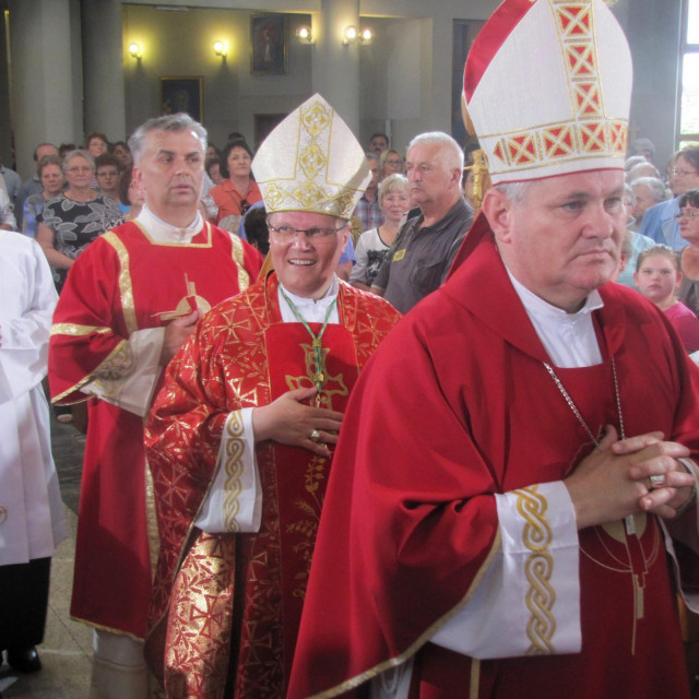 Nadbiskup đakovačko-osječki Đuro Hranić
