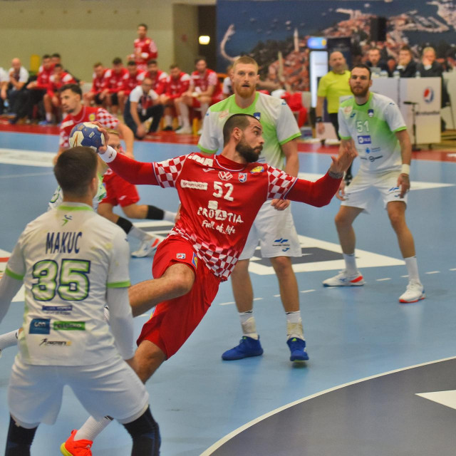 Izbornik Hrvoje Horvat jako računa na kvalitete koje posjeduje Leon Šušnja
