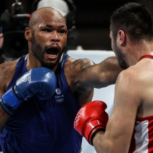 Frazer Clarke vs. Bakhodir Jalolov