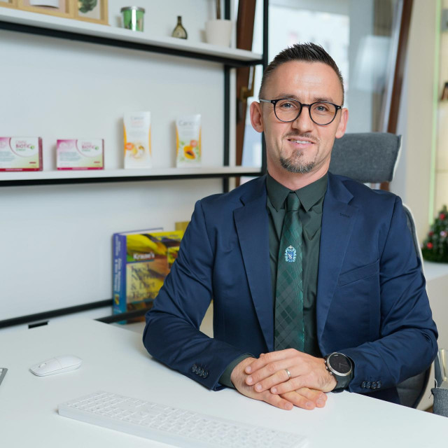 Nenad Bratković, magistar nutricionizma, univ.mag.pharm., vlasnik i voditelj nutricionističkog centra N:utriKlinika
