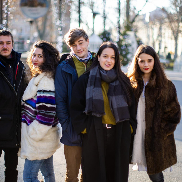 Pet nominiranih glumaca za Zlatni Studio u kategoriji Novo lice u kazalistu i filmu: Ugo Korani, Tonka Mrsic, Toma Medvesek, Dea Presecki, Tea Harzevic.
 
