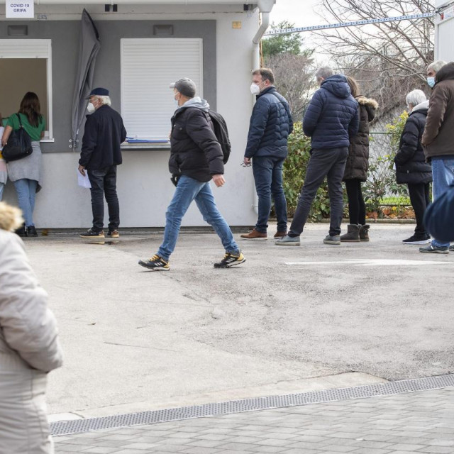 PCR testiranje na koronavirus u Splitu
