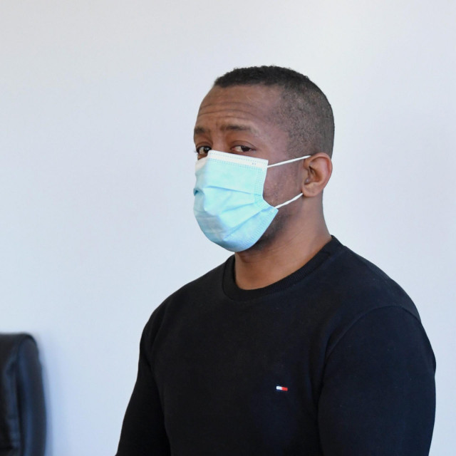 Suđenje američkom drzavljaninu T. G. T. ​ za protupravno oduzimanje slobode bratu
