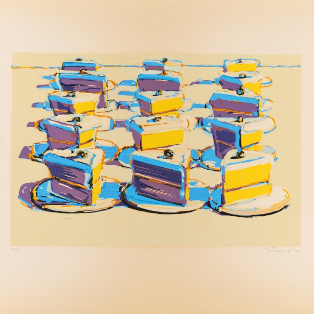 Thiebaud, Wayne
1920 Mesa, Arizona

Seven Still Lifes and a Silver Landscape. Portfolio mit acht Druckgrafiken. 1970/71. Jeweils signiert, datiert und nummeriert. Parasol Press, Portland/Oregon (Hrsg.). Ex. 22/50.

a) Large Sucker. 1971. Farblithografie auf BFK RIVES (Wasserzeichen). 23 x 56cm (61 x 56cm). Mit dem Trockenstempel des Druckers Chiron Press, New York.
b) Black and White Suckers. 1971. Aquatinta und Radierung auf BFK RIVES (Wasserzeichen). 44,4 x 55,3cm (56 x 75,5cm). Mit dem Trockenstempel des Druckers Kathan Brown, Oackland/California.
c) Triangle Thins. 1971. Farbaquatinta auf BFK RIVES (Wasserzeichen). 55,5 x 44,6cm (75,5 x 55,7cm). Mit dem Trockenstempel des Druckers Kathan Brown, Oackland/California.
d) Boston Cremes. 1970. Farblinolschnitt auf Arches (Wasserzeichen). 34,5 x 51,7cm (56,8 x 76,5cm).
e) Gumball Machine. 1970. Farblinolschnitt auf Arches (Wasserzeichen). 61,2 x 46,2cm (67,5 x 56,5cm).
f) Half Cakes. 1971. Linolschnitt auf Arches (Wasserzeichen). 46 x 41,5cm (67,3 x 56,5cm).
g) Barbecue Beefs. 1970. Farbserigrafie auf Arches (Wasserzeichen). 9,5 x 58,5cm (57 x 67,5cm).
h) Silver Landscape. 1971. Farbserigrafie auf Arches (Wasserzeichen). 52,5 x 55cm (76 x 56,5cm).

Kunsthandel, Van Ham.,Image: 531793380, License: Rights-managed, Restrictions:, Model Release: no, Credit line: Van Ham/AKG/Profimedia
