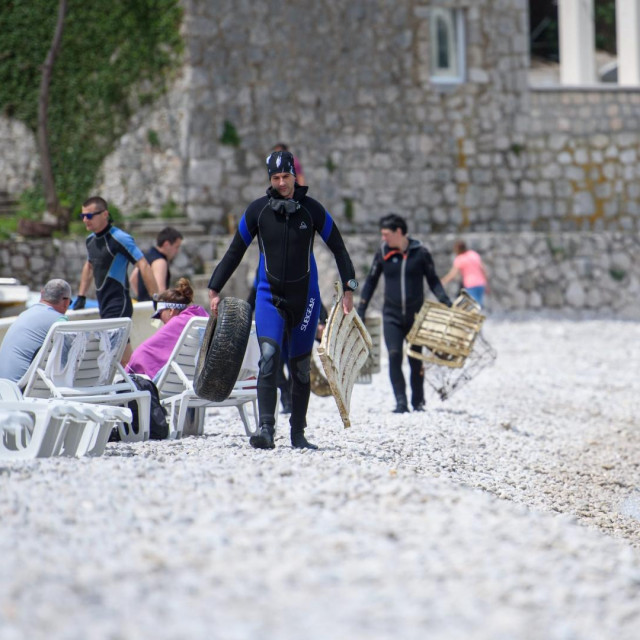 Akcija čišćenja u organizaciji Ronilačkog centra Abyss održana 2019. godine
