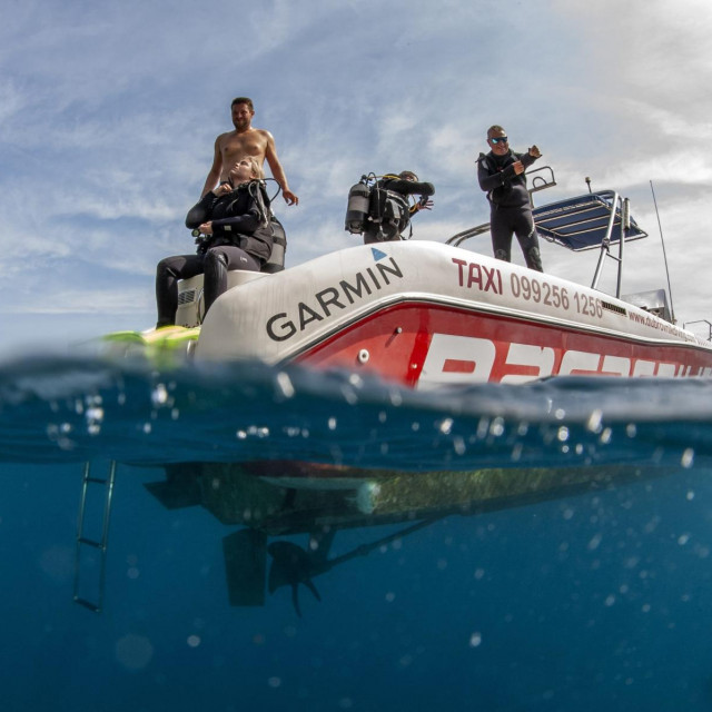 Zaron na olupinu broda Aurora i spilju na jugoistocnom dijelu otoka Šipana
