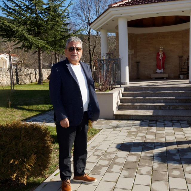 'Nije bitno koliki su darovi, bitno je da oni, moji sumještani imaju, da ne oskudijevaju. I bit će im tako dok god ja budem mogao hodati'