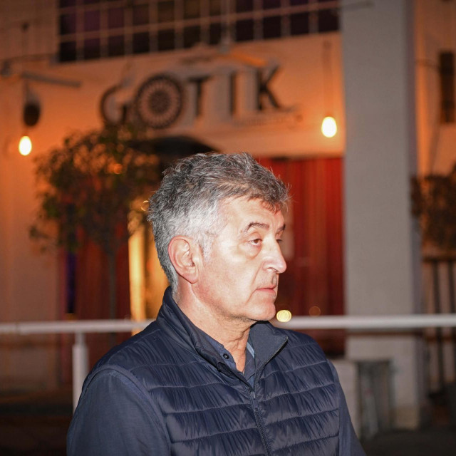 Nenad Periš ispred beogradskog kluba 'Gotik'
