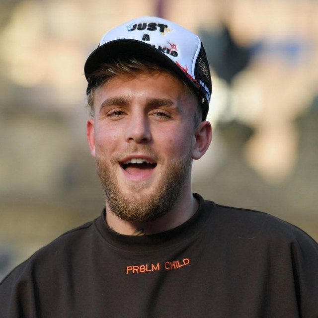 CLEVELAND, OHIO - AUGUST 25: Jake Paul greets the crowd during a media workout at Cleveland Public Square prior to his August 29 fight with Tyron Woodley on August 25, 2021 in Cleveland, Ohio. Jason Miller,Image: 628791289, License: Rights-managed, Restrictions:, Model Release: no, Credit line: Jason Miller/Getty images/Profimedia
