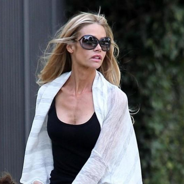 Denise Richards
