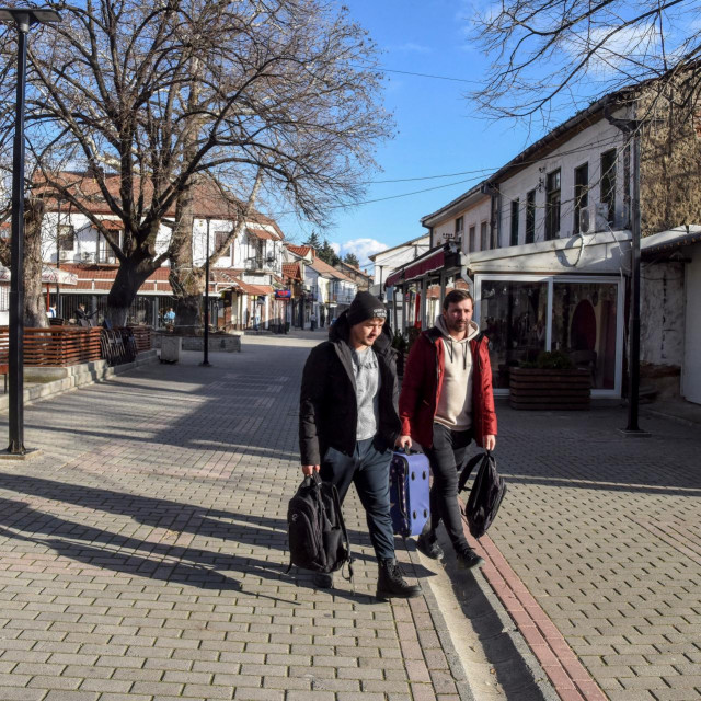 Mladi najčešće napuštaju Sjevernu Makedoniju u potrazi za boljim prilikama