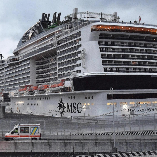 Luksuzni kruzer MSC Grandiosa