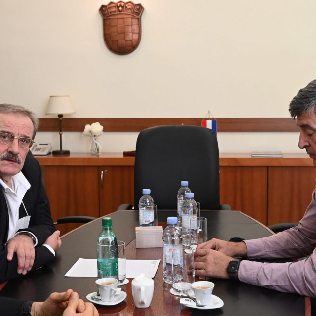 Otac nestalog Mateja, Nenad Periš razgovara s veleposlanikom Hidajetom Biščevićem i Stjepanom Glasom