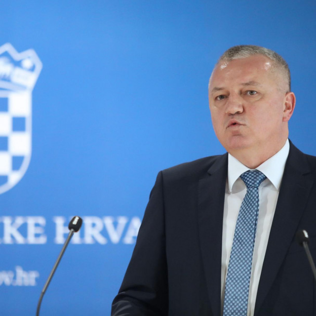 Ministar prostornoga uređenja, graditeljstva i državne imovine Darko Horvat
