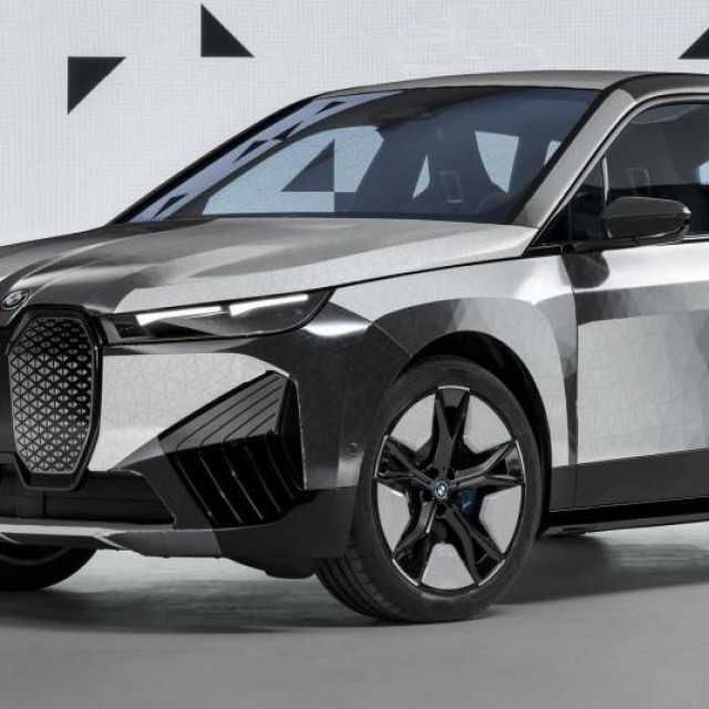 BMW IX Flow

