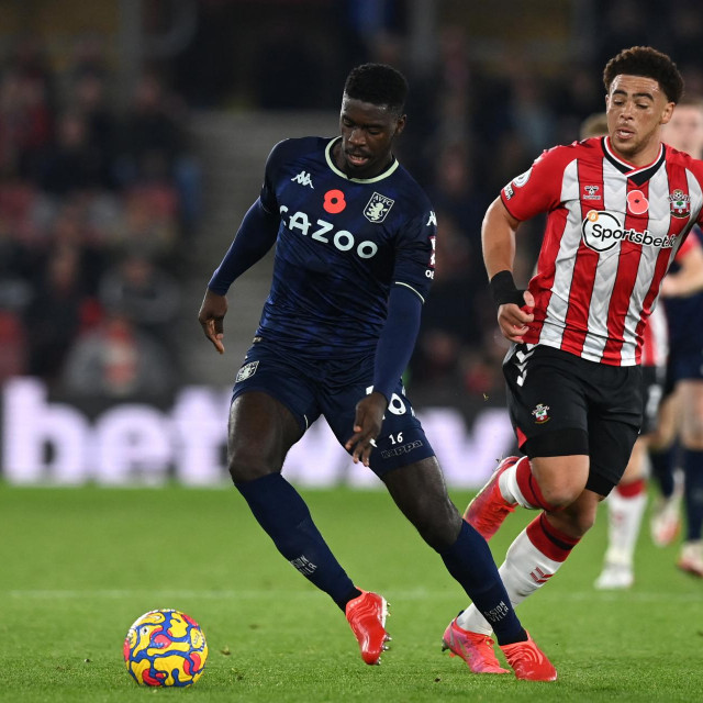 Axel Tuanzebe (lijevo)
