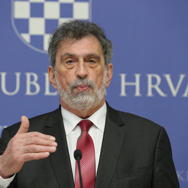 Ministar znanosti i obrazovanja Radovan Fuchs
