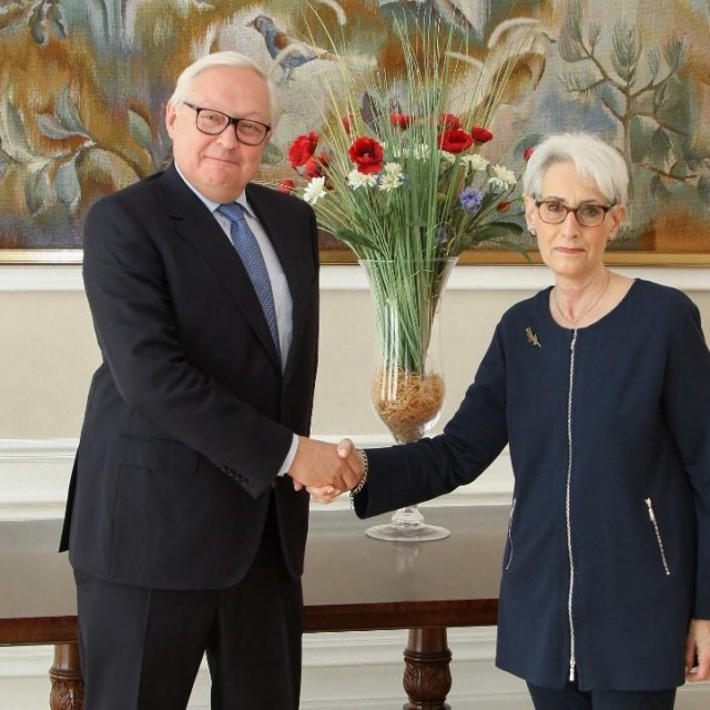 Sergej Rjabkov i Wendy Sherman snimljeni 30. rujna u Ženevi na američko-ruskom 'strateškom dijalogu'
