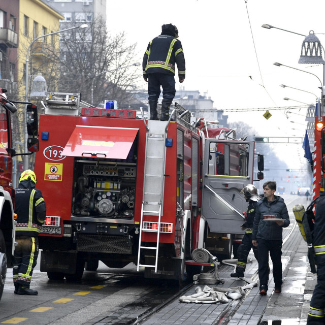 Vatrogasci na terenu
