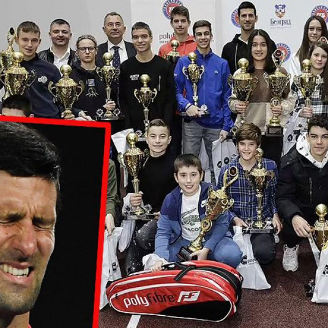 Novak Đoković na dodjeli trofeja
