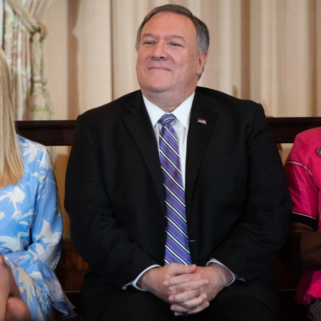 Ivanka Trump i Mike Pompeo
