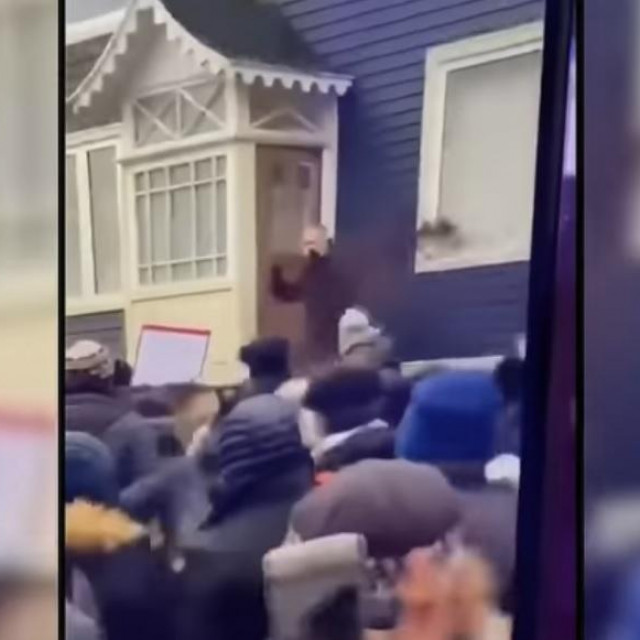 Napad na Stéphanea Claireauxa
